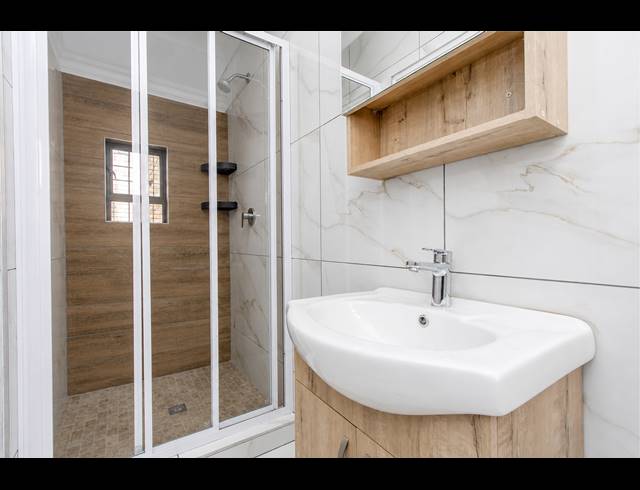 2 BEDROOM FREESTANDING TO LET IN MARLBORO GARDENS